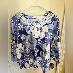 Alfred Dunner NWT purple/blue floral top